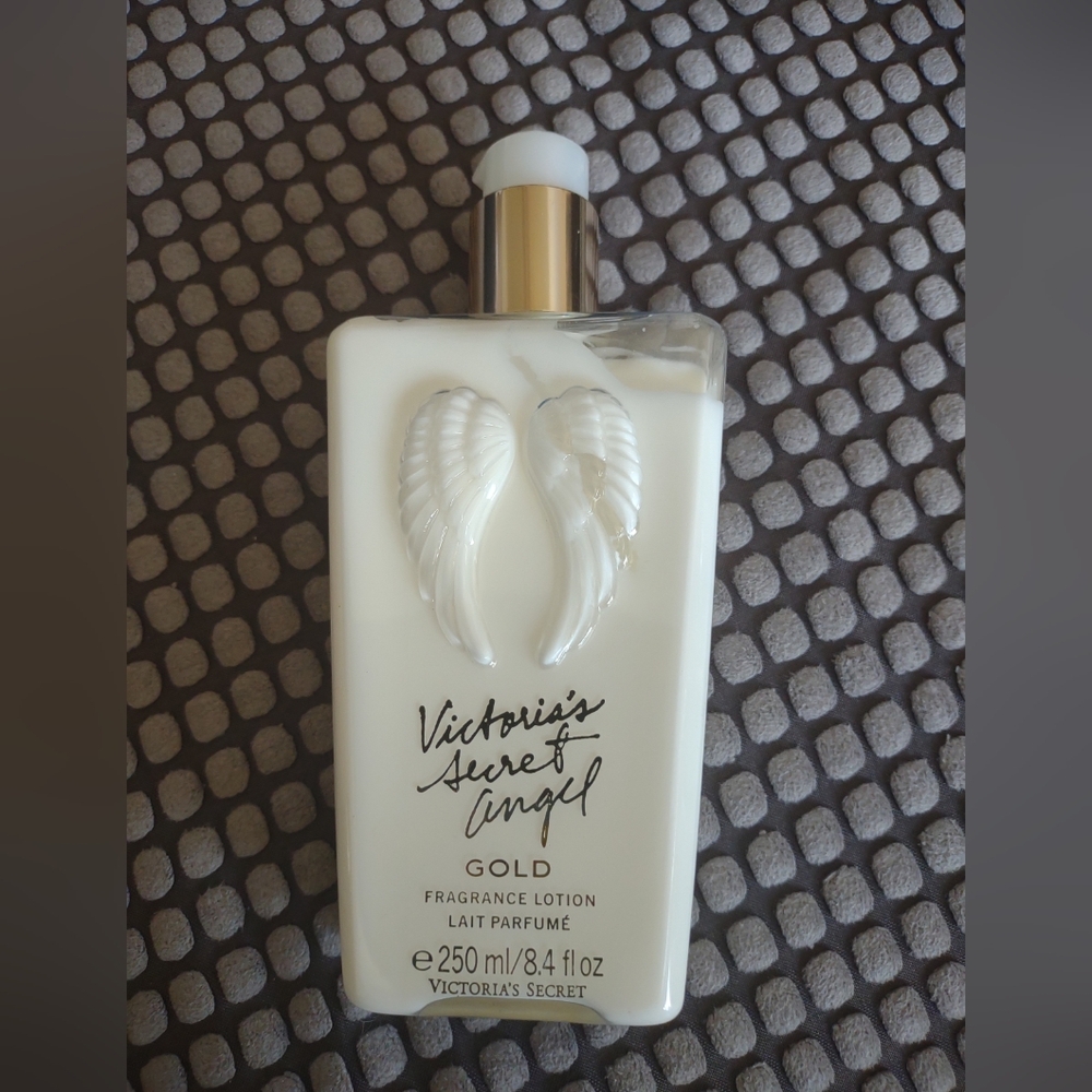 VICTORIA'S SECRET ANGEL GOLD FRAGRANCE LOTION BODY LOTION 8.4 FL OZ / 250 ML